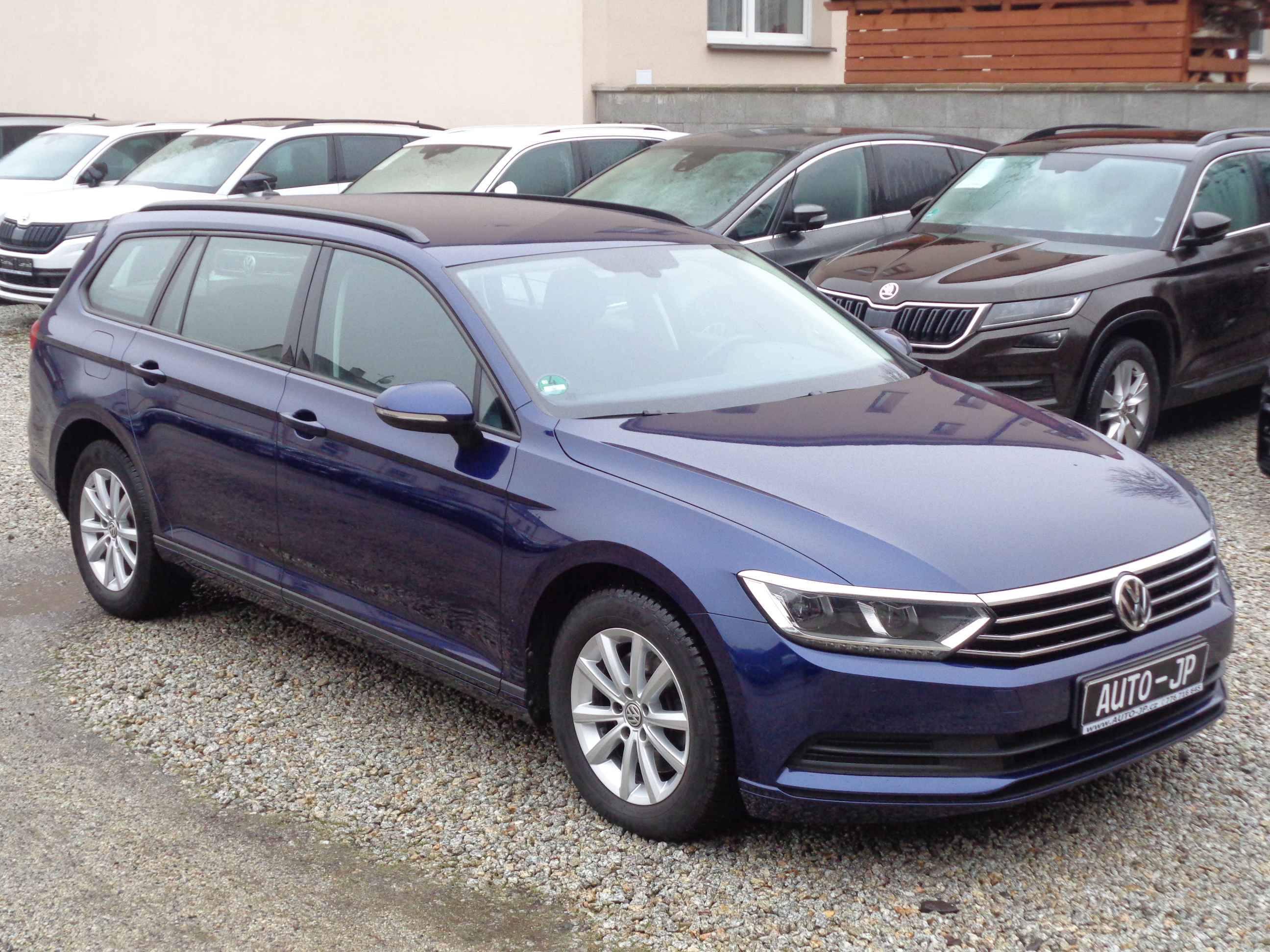  VW Passat 2,0 TDI TRENDLINE - DSG LED ACC 7airbag 16ALU NAVI